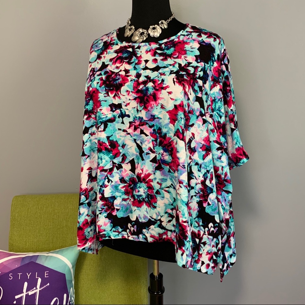 East 5th Floral Short Sleeve Poncho Top NWT